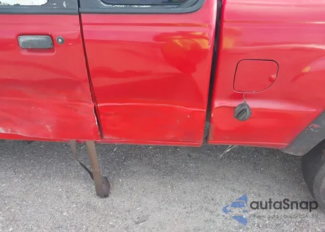 2002 Mazda B4000 Ds z USA, uszkodzony, nr VIN 4F4YR46E82TM04451